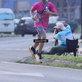 Runner Photo 9004914