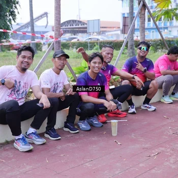 Runner Photo 9004944