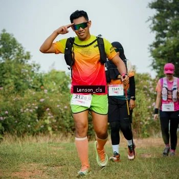 Runner Photo 9012138