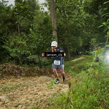 Runner Photo 9013100