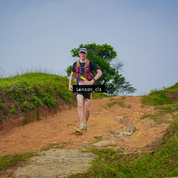 Runner Photo 9021001