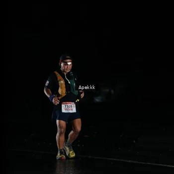 Runner Photo 9031500