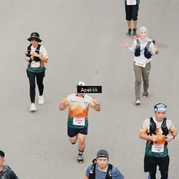 Runner Photo 9046633