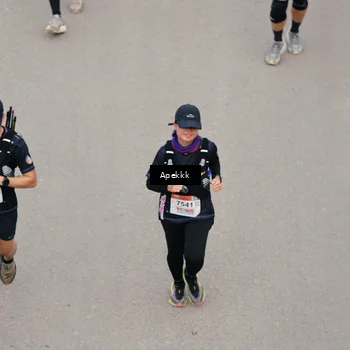Runner Photo 9046657