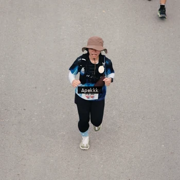 Runner Photo 9046704