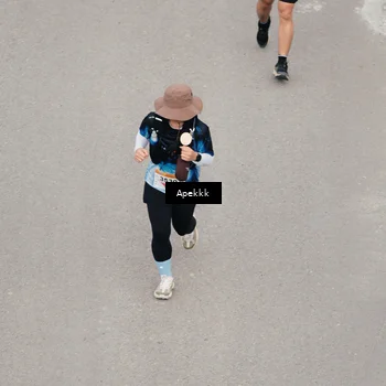 Runner Photo 9046707