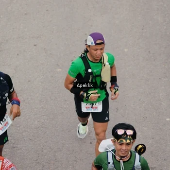 Runner Photo 9046753