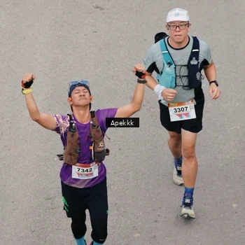 Runner Photo 9046773