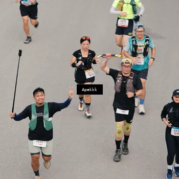 Runner Photo 9046799