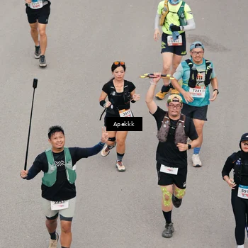 Runner Photo 9046801