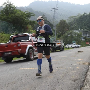 Runner Photo 9046923