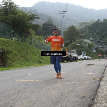 Runner Photo 9046945