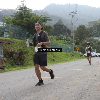 Runner Photo 9046975