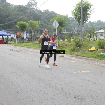 Runner Photo 9046999
