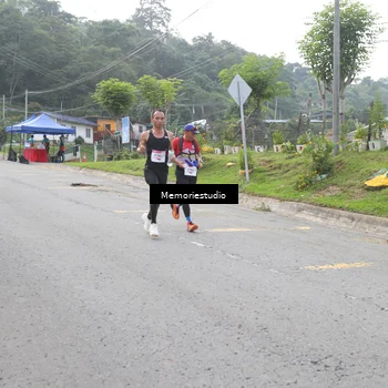 Runner Photo 9047004
