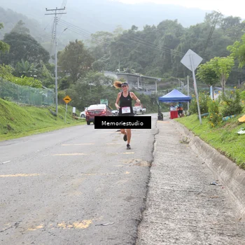 Runner Photo 9047013
