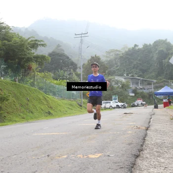 Runner Photo 9047020