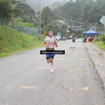Runner Photo 9047023