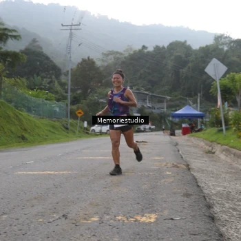 Runner Photo 9047037