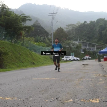 Runner Photo 9047049