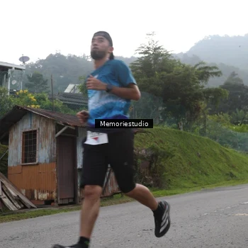 Runner Photo 9047050