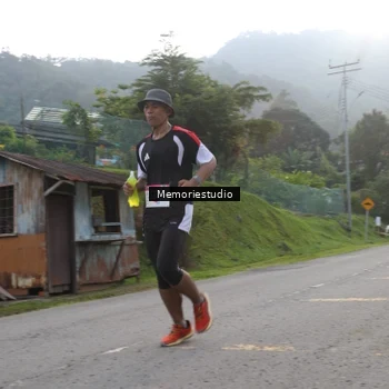 Runner Photo 9047070
