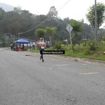 Runner Photo 9047072