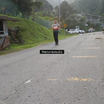 Runner Photo 9047079