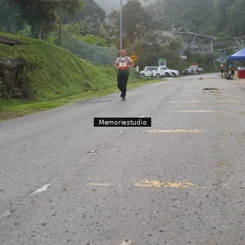 Runner Photo 9047080