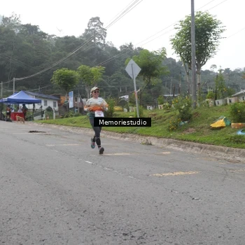 Runner Photo 9047083