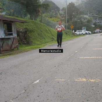 Runner Photo 9047084