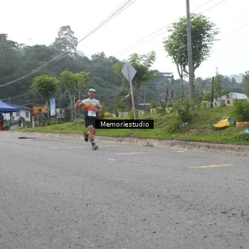 Runner Photo 9047095
