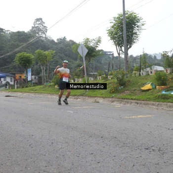 Runner Photo 9047098