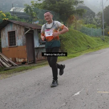Runner Photo 9047100