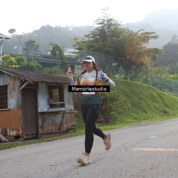 Runner Photo 9047103