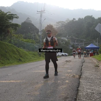 Runner Photo 9047123