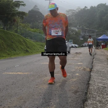 Runner Photo 9047129