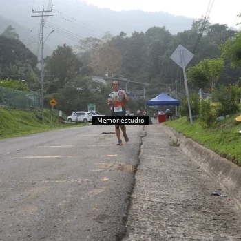 Runner Photo 9047160