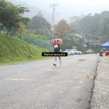 Runner Photo 9047177