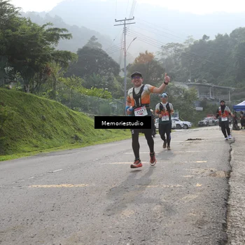 Runner Photo 9047373