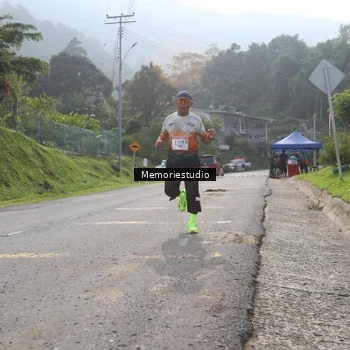 Runner Photo 9047392