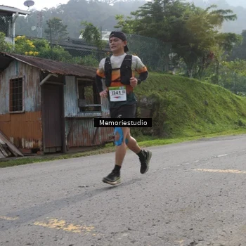 Runner Photo 9047400