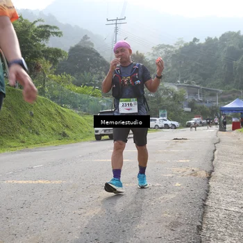 Runner Photo 9047542