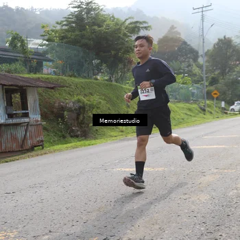 Runner Photo 9047548