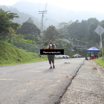 Runner Photo 9047654
