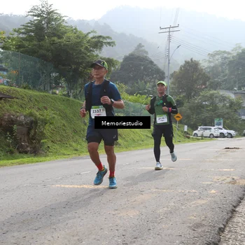 Runner Photo 9047710