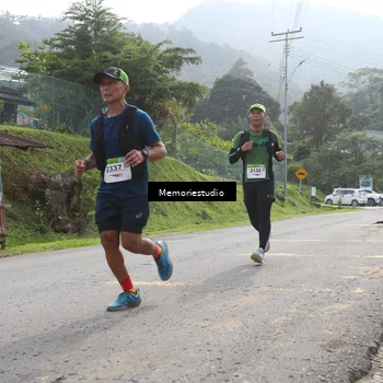 Runner Photo 9047712