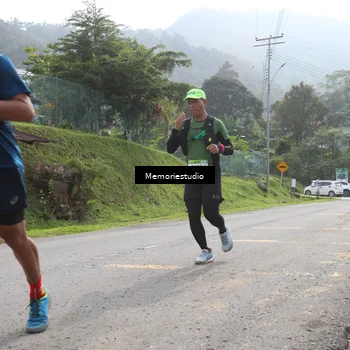 Runner Photo 9047713