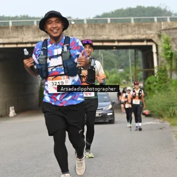 Runner Photo 9051320