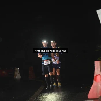 Runner Photo 9058001
